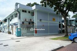 West Coast Drive (D5), Retail #444767441